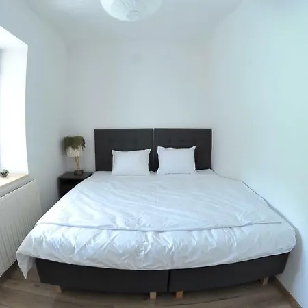 Strelnice Hostel