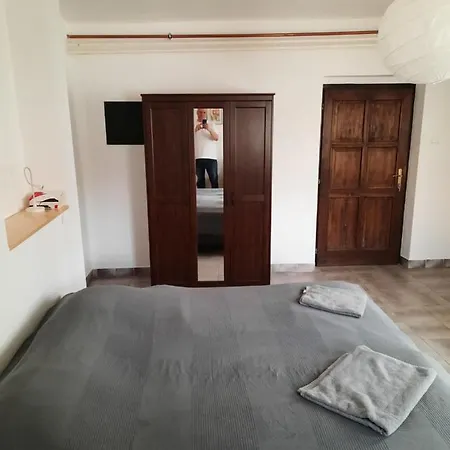 Hostel Strelnice *